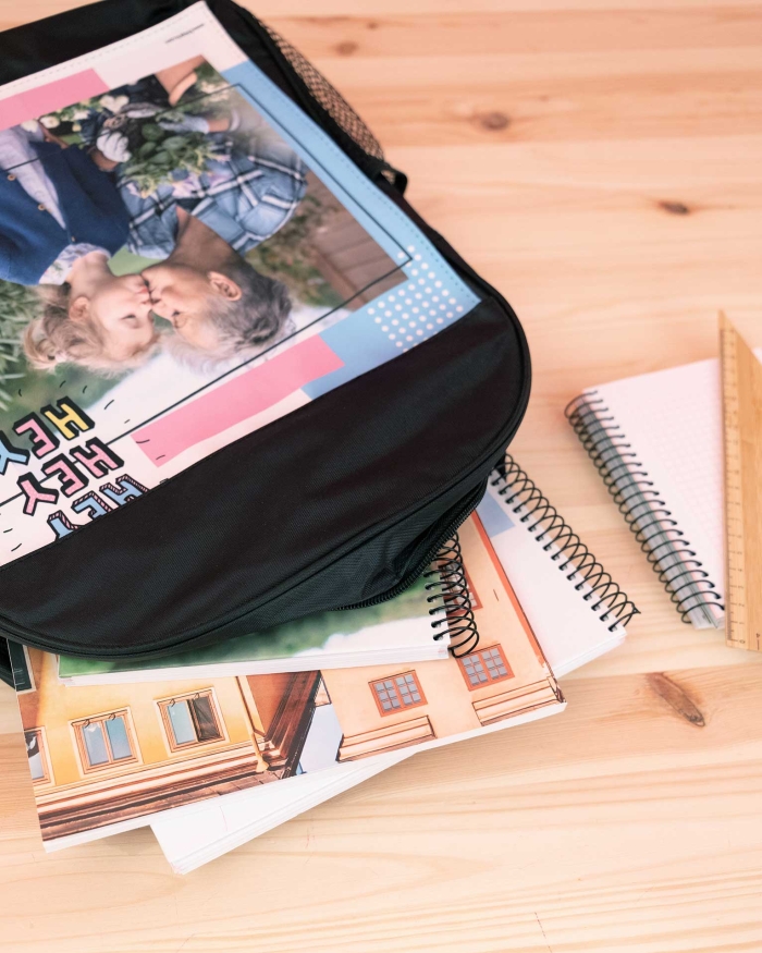 Regalos de Fotoprix, mochila de tela personalizada. Ideal para llevar a clase, al gimnasio o para guardar todo lo que quieras en tu hogar.