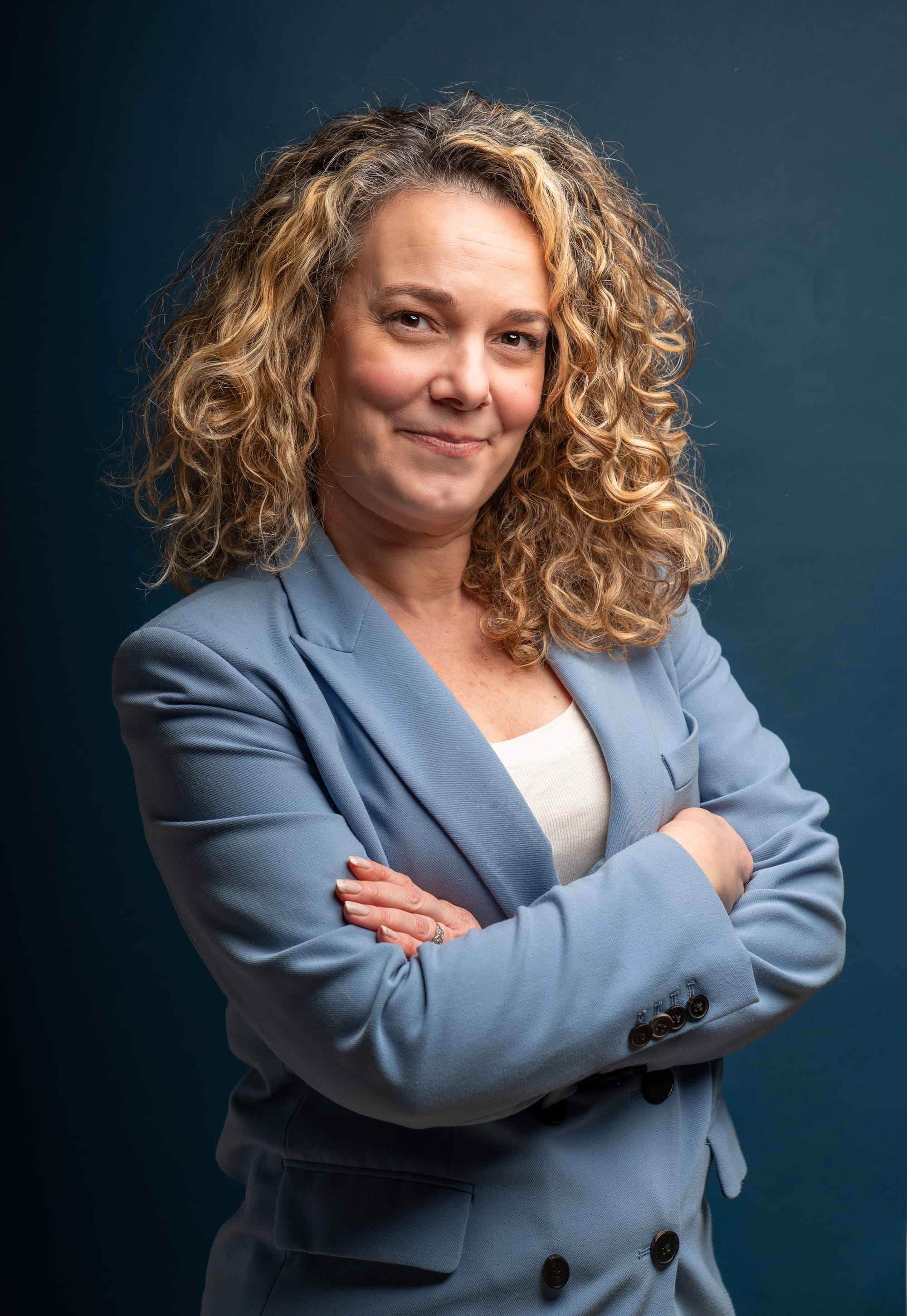 Una persona con una camisa azul

El contenido generado por IA puede ser incorrecto.