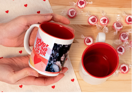 Imagen que contiene interior, tabla, cama, hecho de madera

El contenido generado por IA puede ser incorrecto.