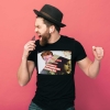 Regalos de Fotoprix, camiseta con fotos para hombre. Elige la imagen que más te gusta y plásmala en una camiseta ¡Podrás presumir de ella siempre que quieras!