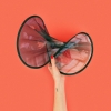 Regalos de Fotoprix, foto en uso de parasol personalizado con foto. Decora el cristal de tu coche con tu foto más especial, te sacará una sonrisa allá a donde vayas. Además, ¡serás la envidia de todos!