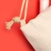 Regalos de Fotoprix, foto detalle de las asas de cuerda de una mochila de lino. Presume de foto especial a cada sitio que vayas. También es un regalo perfecto.