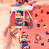 Regalos Fotoprix, foto en uso de un puzzle personalizado. Diviértete mientras juntas las piezas de tu foto favorita. Ideal para hacer un regalo emotivo y de lo más bonito.