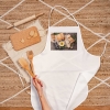 Regalos de Fotoprix, foto en uso de un delantal personalizado. Usa tu foto favorita y disfrutarás ese momento especial mientras cocinas de la forma más original.