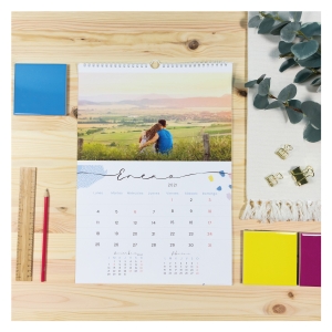 Calendarios personalizado de pared de Fotoprix. ¿Te encanta esa foto que tienes en Instagram? Inmortalízala en un calendario de pared, para que puedas revivirla cada mañana.