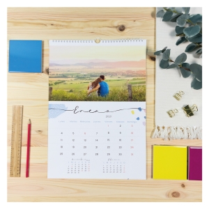 Calendarios de pared de Fotoprix. Decora con tus fotos. Calendarios personalizado de pared de Fotoprix. ¿Te encanta esa foto que tienes en Instagram? Inmortalízala en un calendario de pared, para que puedas revivirla cada mañana.