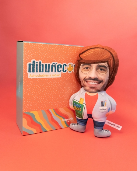 Regalos originales Fotoprix, dibuñeco personaje Profesor. Achuchable muñeco personalizado para hombre y mujer. Regalo original y divertido con una solo foto de cara. Un regalo personalizado exclusivo de Fotoprix. Nuevo modelo para los mejores profesores de cualquier curso.