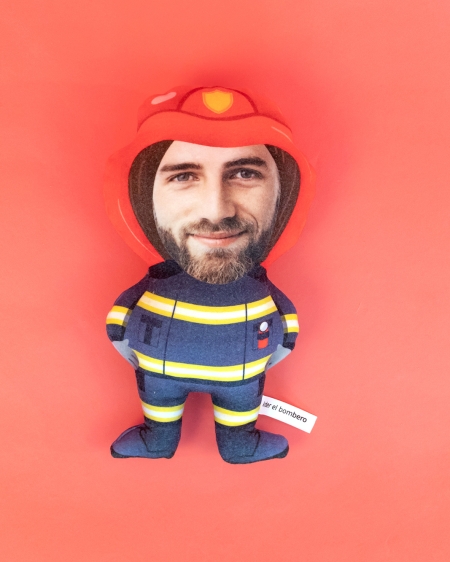 Dibuñeco personaje: muñeco personalizado divertido de tela. Modelo Bombero.