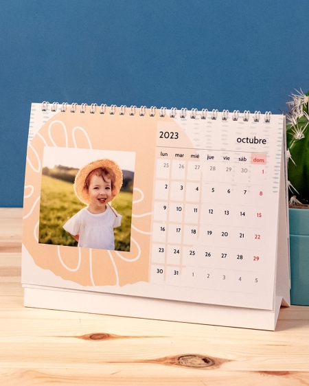 Calendarios de Fotoprix, modelo tipo Foam. Decora las paredes de tu piso con un calendario con tus fotos más especiales ¡Te alegrará cada mañana!