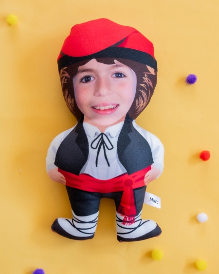 Dibuñeco personaje: muñeco personalizado divertido de tela. Modelo Chulapo. Dibuñeco personaje: muñeco personalizado divertido de tela. Modelo Chulapo.