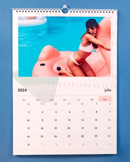 Calendarios de Fotoprix, modelo tipo Foam. Decora las paredes de tu piso con un calendario con tus fotos más especiales ¡Te alegrará cada mañana!