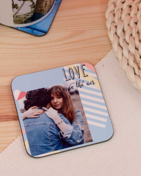Los posavasos personalizados con foto de Fotoprix son un regalo original y muy útil para cualquier hogar.
Son sencillos de crear y siempre gustan.