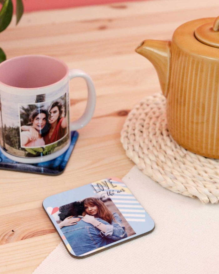 Los  packs de posavasos personalizados con foto de Fotoprix son un regalo original y muy útil para cualquier hogar.
Son sencillos de crear y siempre gustan.