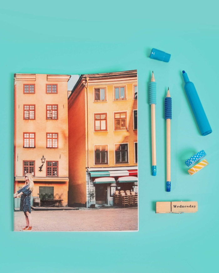 Fotografía de la portada personalizada con foto del bloc de notas de Fotoprix.