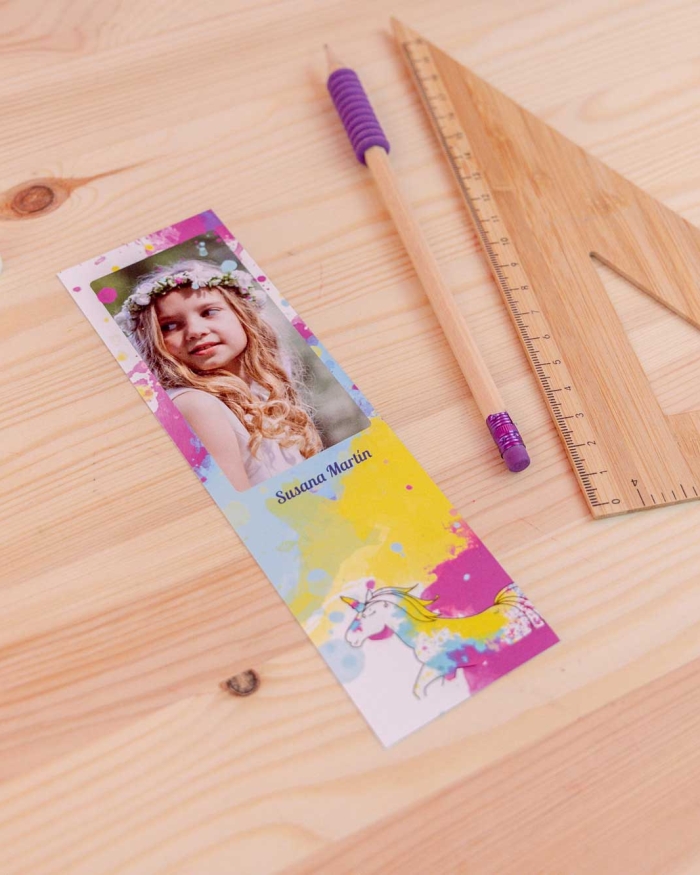 Crea tu marcapáginas personalizado con tu foto favorita con Fotoprix.
Es sencillo y económico y estos puntos de libro de tamaño estándar son realmente preciosos.