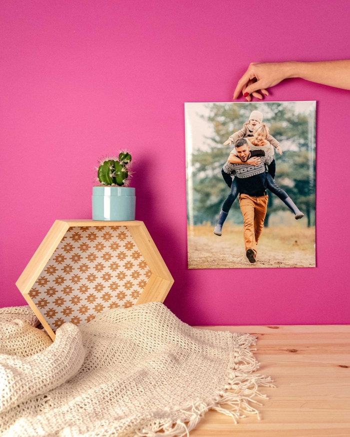 Fotodecoración de Fotoprix, foto en uso de poster personalizado. Dale color a las paredes de tu hogar imprimiendo tu foto favorita bien grande y te emocionarás cada día.
