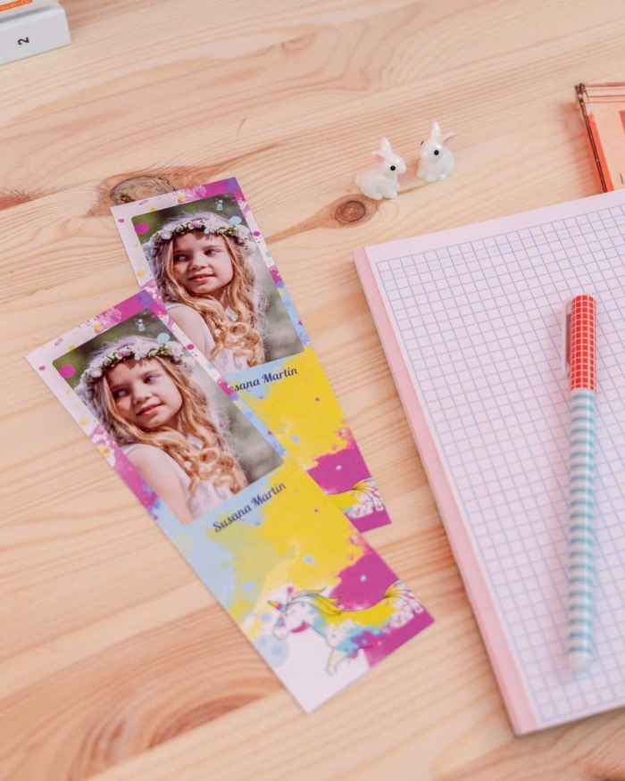 Crea tu marcapáginas personalizado con tu foto favorita con Fotoprix.
Es sencillo y económico y estos puntos de libro de tamaño estándar que se pueden usar también para agendas y cuadernos son realmente preciosos.