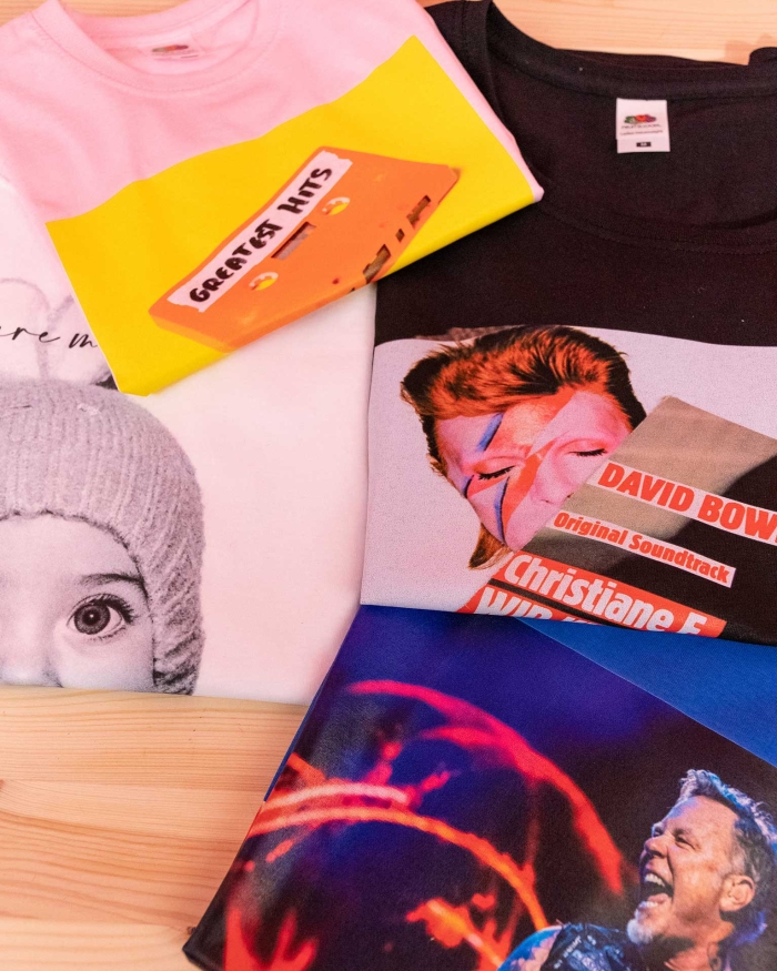 Regalos de Fotoprix, foto detalle de una camiseta personalizada para mujer. Lleva siempre contigo la foto que más te gusta o regálasela a quien tu quieras.