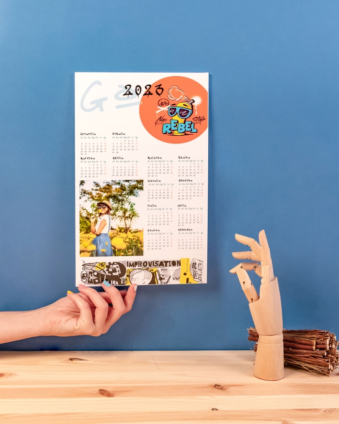 Calendarios de Fotoprix, modelo tipo Foam para cualquier hogar. Decora las paredes de tu piso con un calendario con tus fotos más especiales ¡Te alegrará cada mañana!