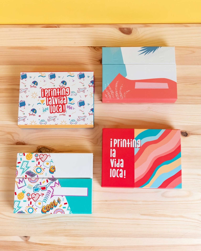 Imprimir copias Fotoprix, divertida happy box pro para tu decorar tu hogar. Cajita con tus fotos más especiales, elige el modelo que más te guste. Perfecta para hacer un regalo original o para tener tus recuerdos guardados para siempre.