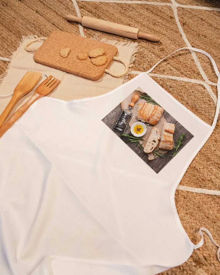 Regalos de Fotoprix, foto detalle de un delantal personalizado. Usa tu foto favorita y disfrutarás ese momento especial mientras cocinas de la forma más original.